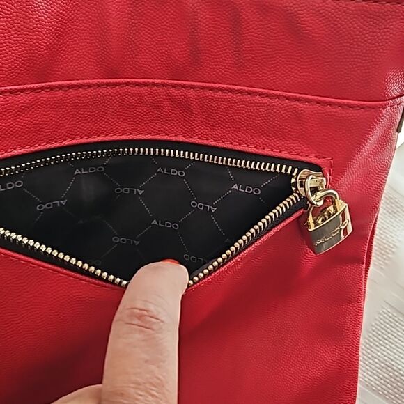 HOST PICK🥳 Aldo Women's Faux Leather CrossBody Shoulder Bag 10×11" Red - Picture 9 of 16